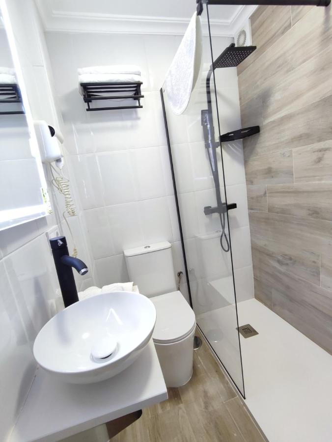 סנטנדר Hostal Lucy מראה חיצוני תמונה