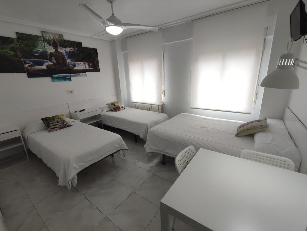 סנטנדר Hostal Lucy מראה חיצוני תמונה