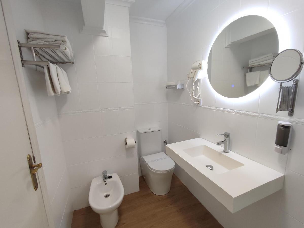 סנטנדר Hostal Lucy מראה חיצוני תמונה