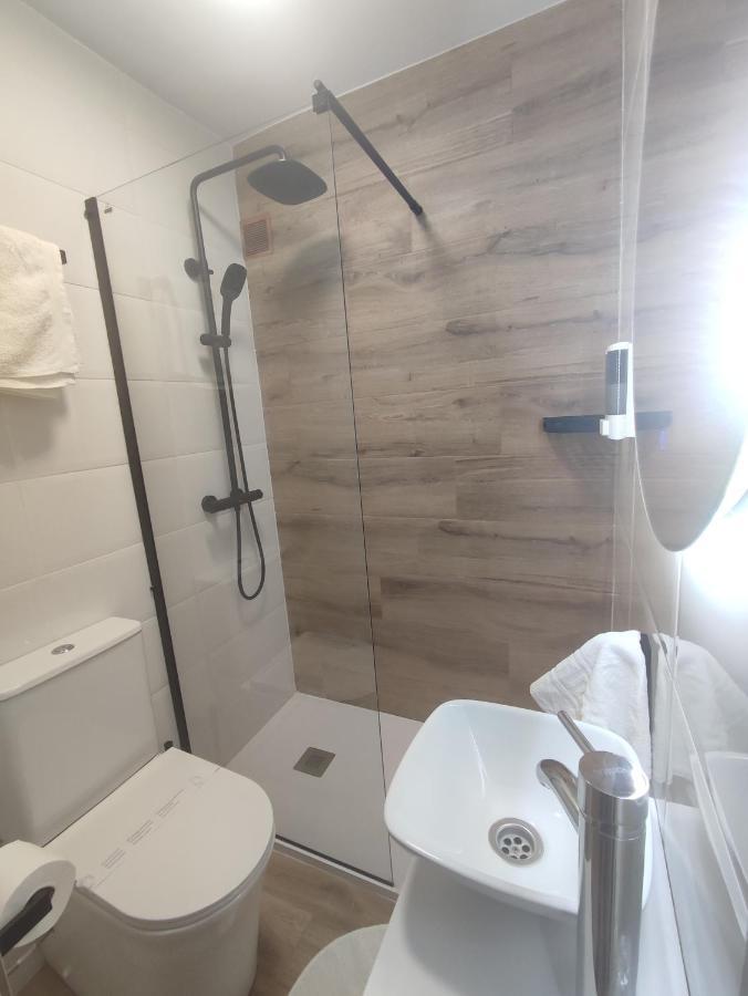 סנטנדר Hostal Lucy מראה חיצוני תמונה