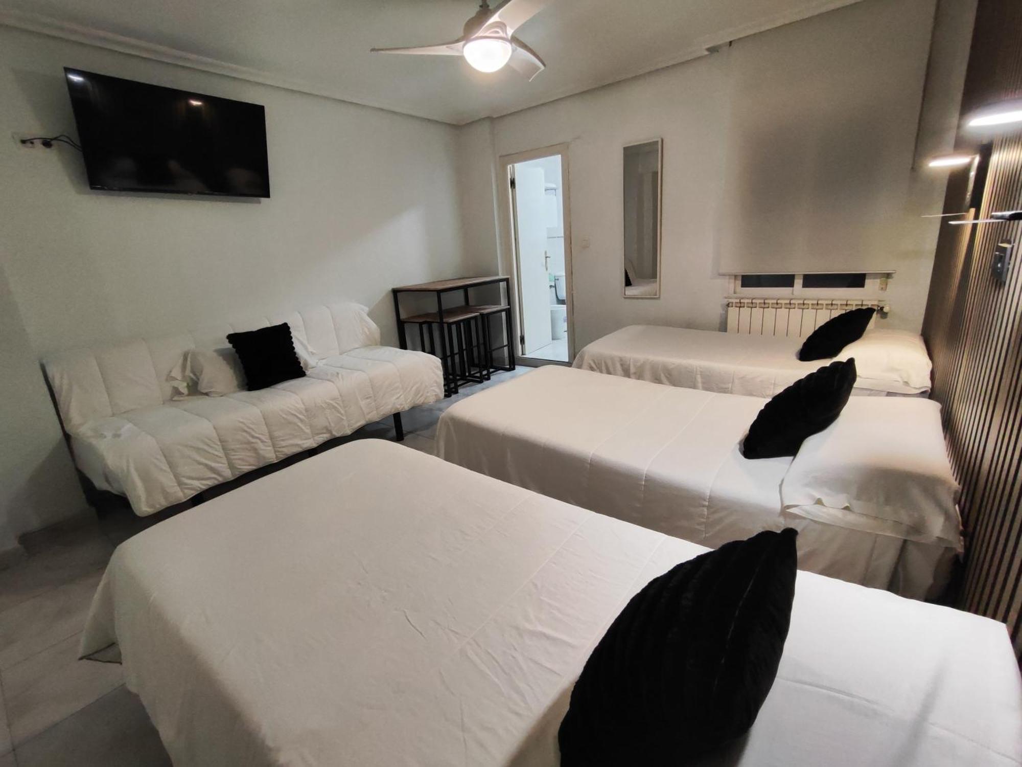 סנטנדר Hostal Lucy מראה חיצוני תמונה