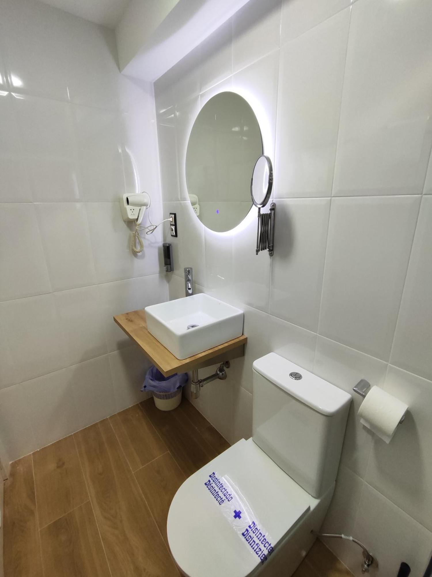 סנטנדר Hostal Lucy מראה חיצוני תמונה