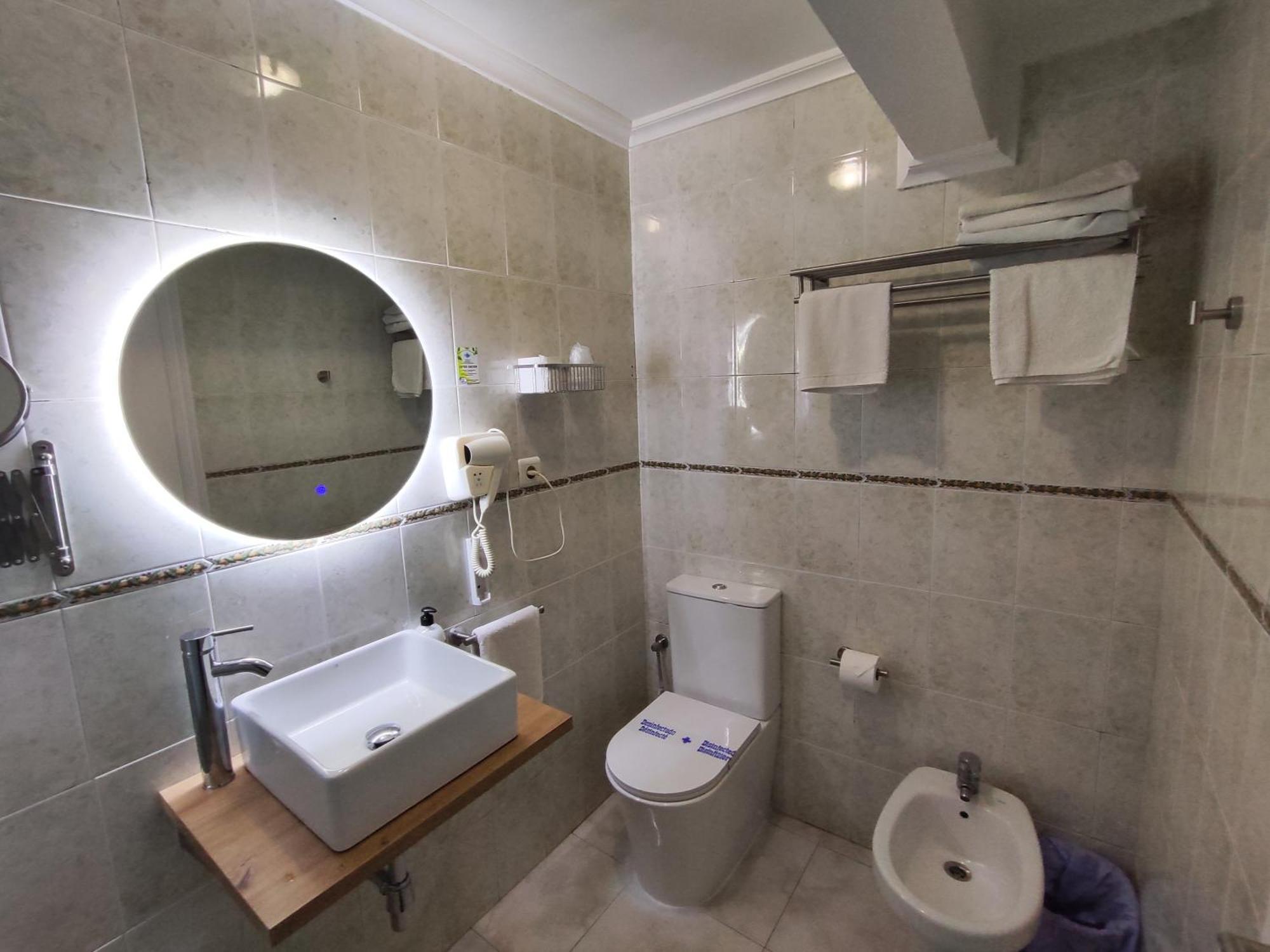 סנטנדר Hostal Lucy מראה חיצוני תמונה