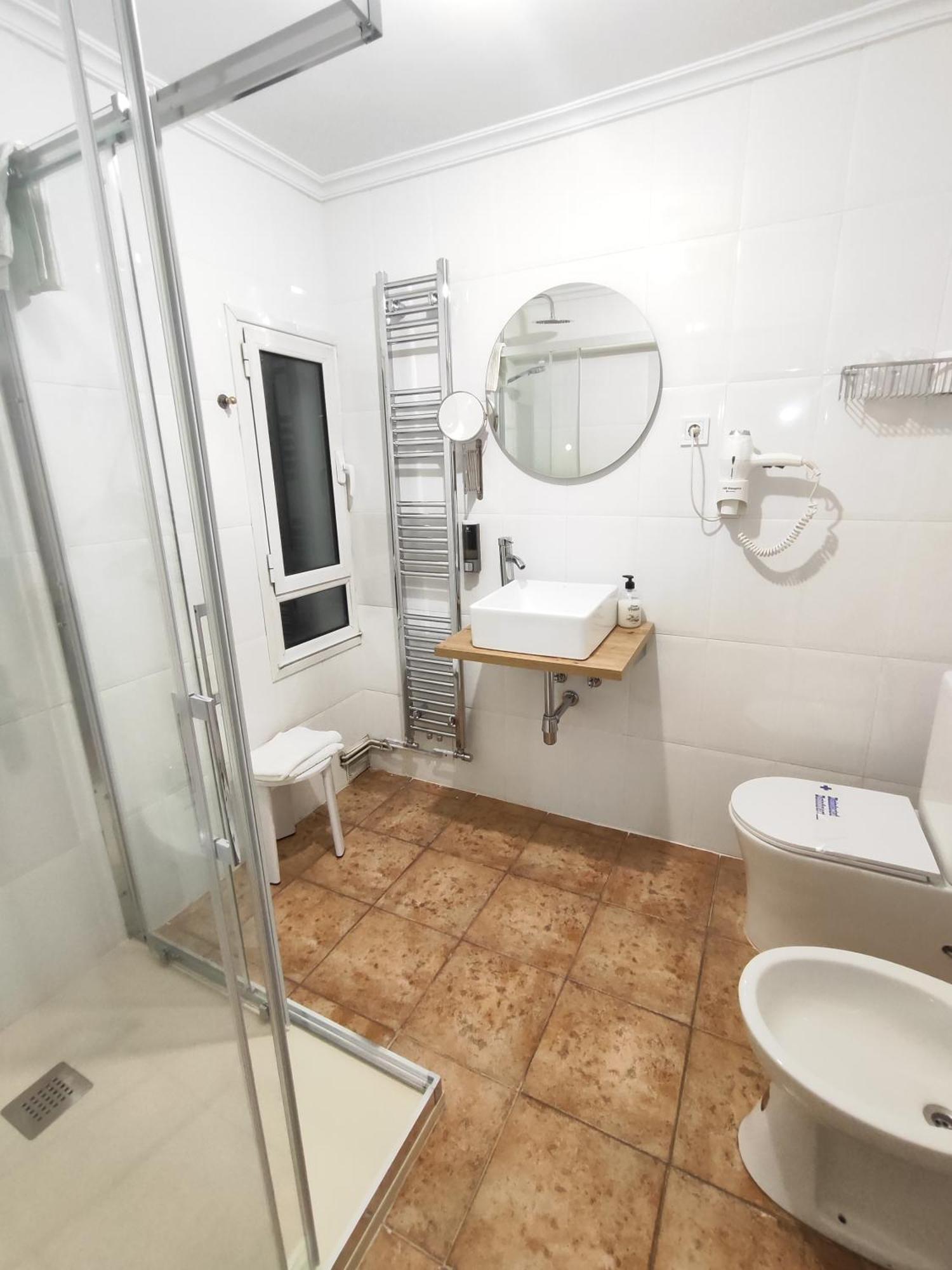סנטנדר Hostal Lucy מראה חיצוני תמונה